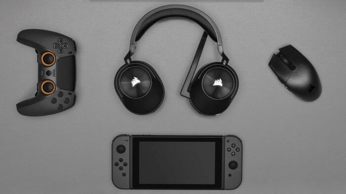 Un casque gamer sans fil avec quelques appareils gaming
